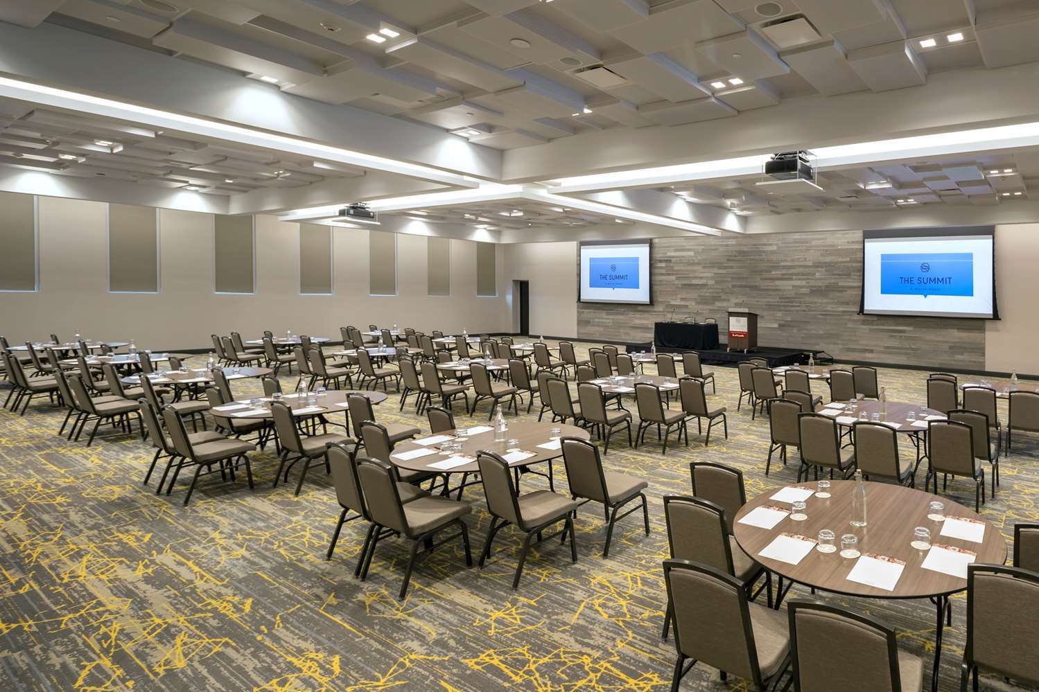 The Summit Hotel Cincinnati Esterno foto